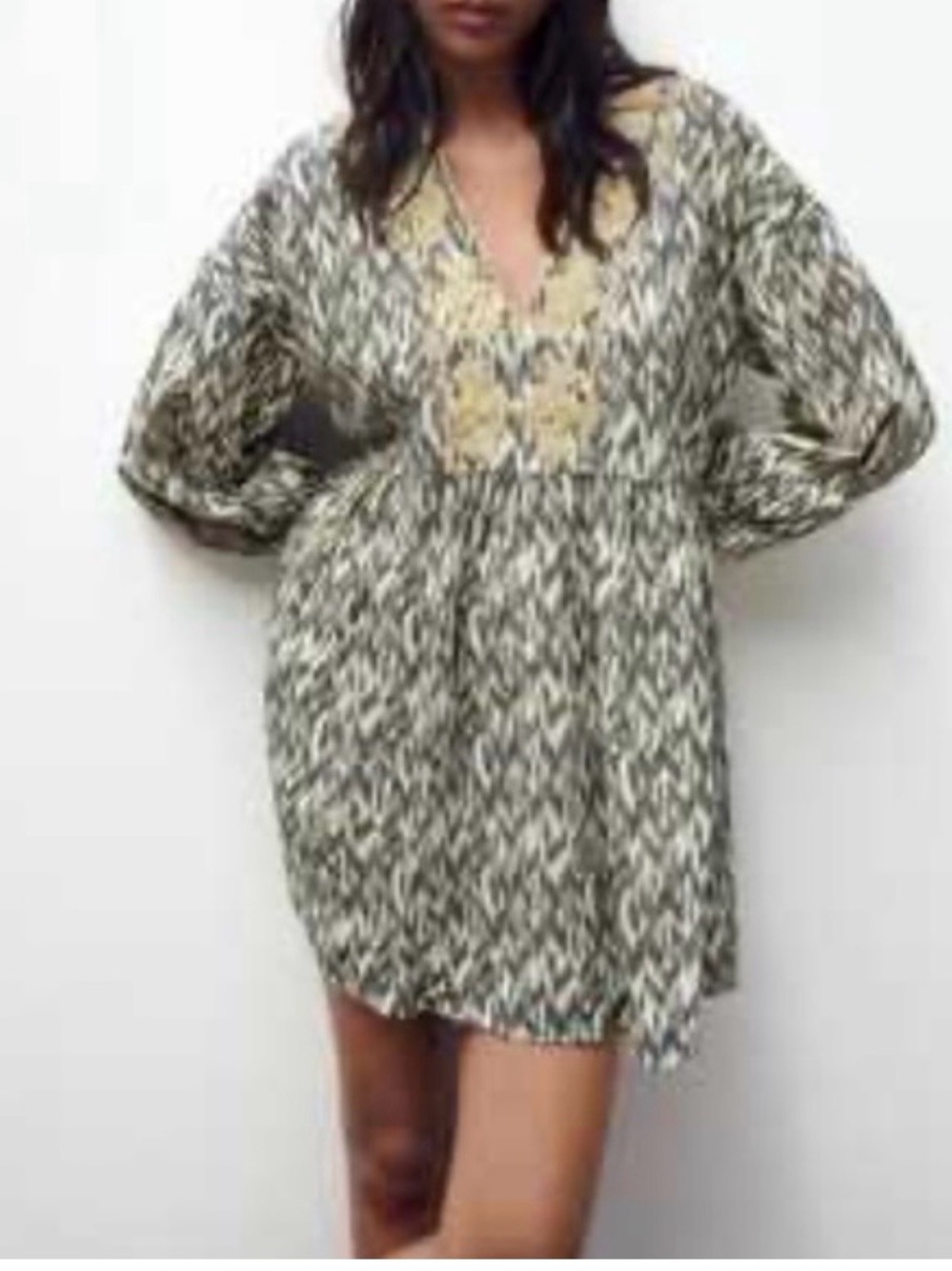 Zara white and Cream Embroidered V-Neck Mini Dress size XS